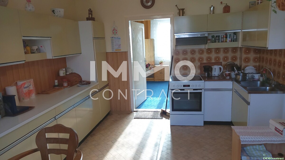 Geräumiges Mehrfamilienhaus mit großem Garten, sowie ehemaligen kleinen Geschäftslokal neben Bahnhof /  / 3380 Pöchlarn / Bild 0