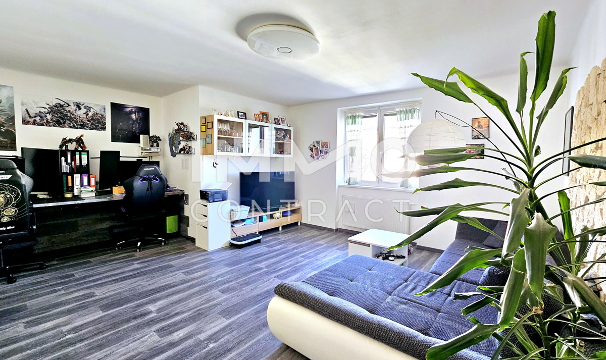 Lichtdurchflutete, groe 3-Zimmer-Wohnung mit Balkon und Garage in attraktiver Lage /  / 2700 Wiener Neustadt / Bild 4