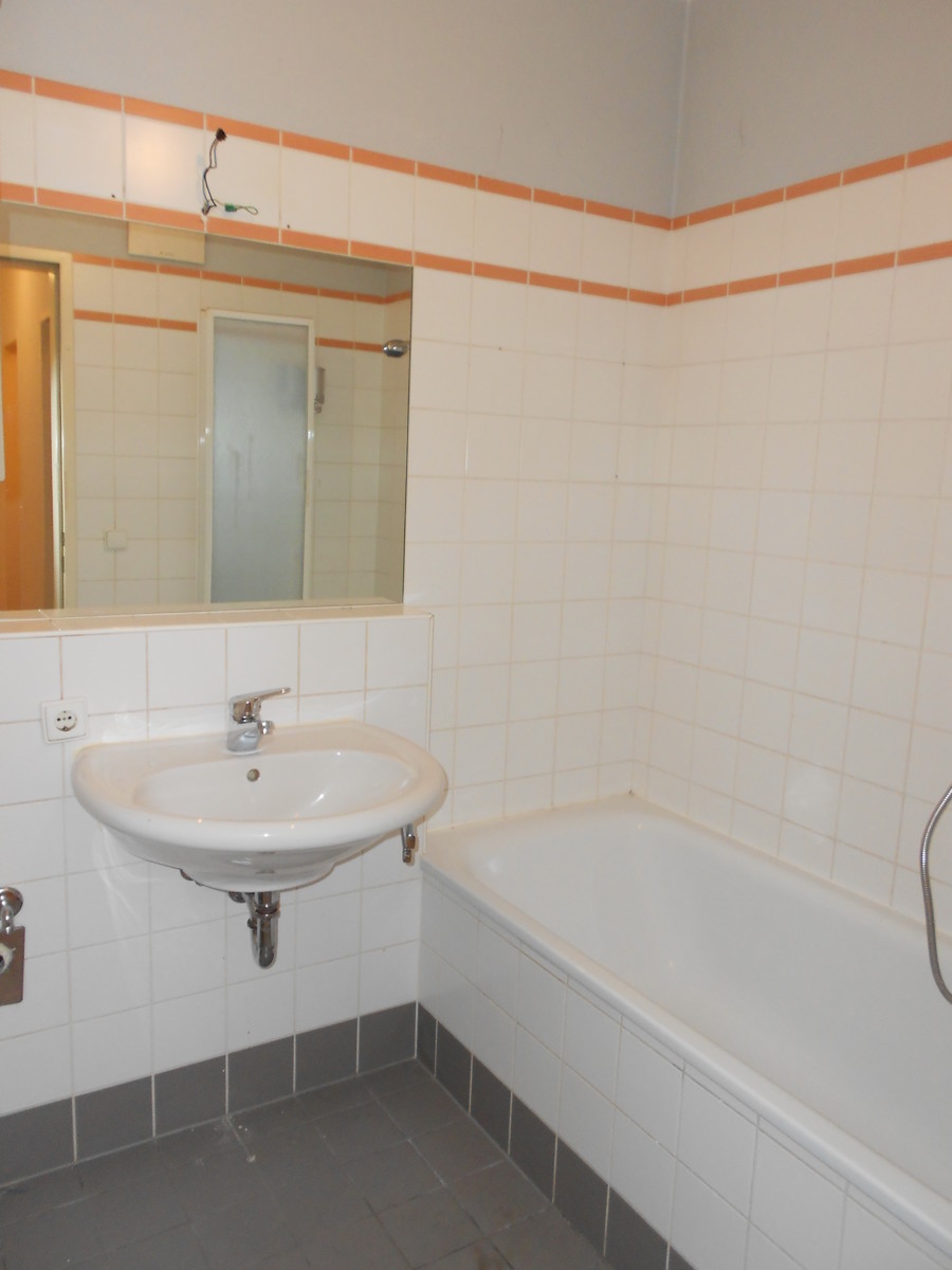 Ruhige und sonnige 2-Zimmer Wohnung mit Terrasse in der Kaisergasse 12 - 14 ,  Top 2