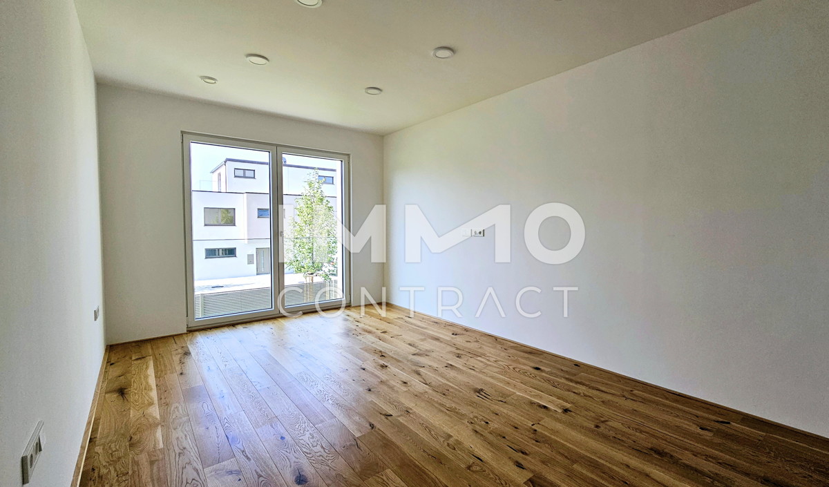 Exklusive groe Doppelhaushlfte auf Eckgrundstck - Modern - Lichtdurchflutet - Miete oder Mietkauf /  / 2486 Pottendorf / Bild 6