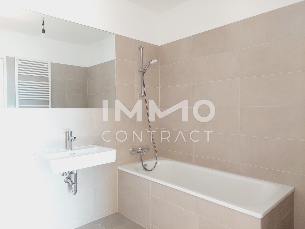 Helle 2-Zimmer-Wohnung mit Balkon & Loggia im Grünen ? 22. Bezirk, Adelheid-Popp-Gasse /  / 1220 Wien / Bild 0