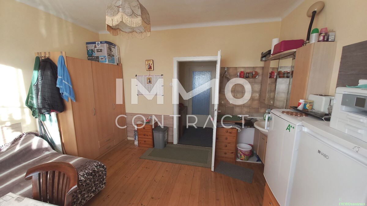 Geräumiges Mehrfamilienhaus mit großem Garten, sowie ehemaligen kleinen Geschäftslokal neben Bahnhof /  / 3380 Pöchlarn / Bild 2