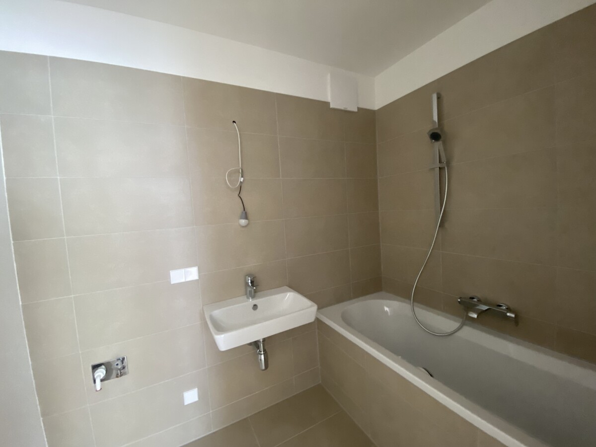 =DAS LAURENZ= ERSTBEZUG Top Loggia  Wohnung U3 2 Zimmer + Loggia - 1 bedroom apartment + loggia U3 /  / 1110 Wien / Bild 0