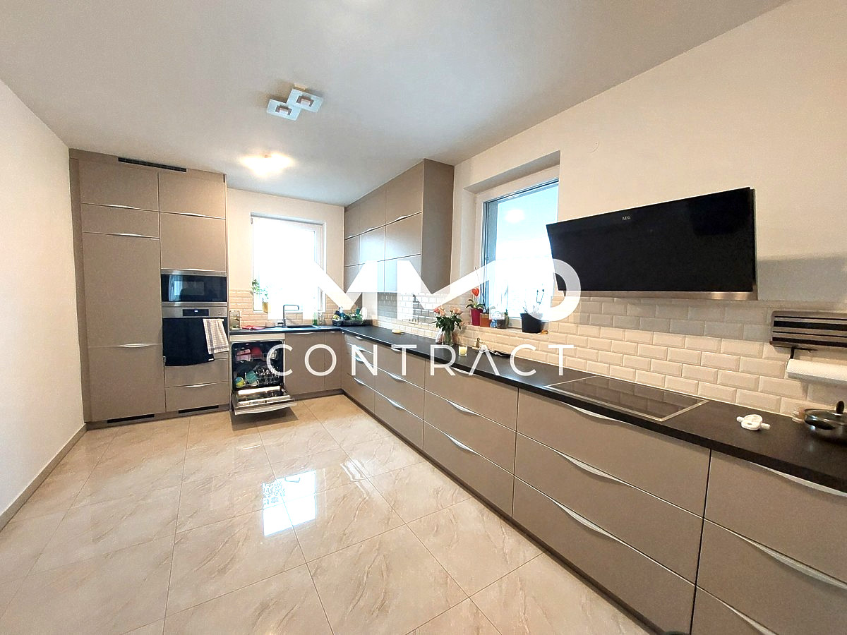 Moderne Villa mit Pool, Doppelgarage, PV-Anlage, Wrmepumpe, Smart-Home /  / 2125 Neubau / Bild 3