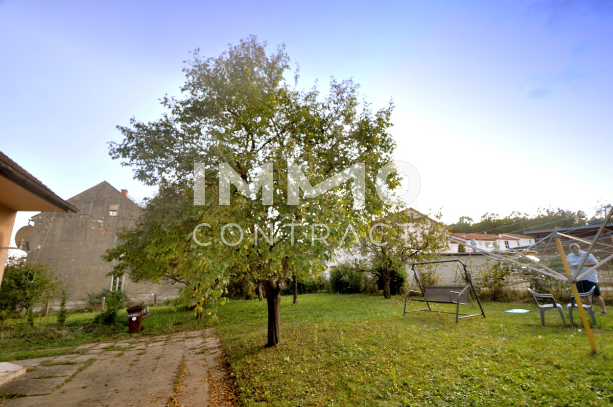 Zweifamilienhaus mit schnem Garten und Laube, in zentraler, ruhiger Grnlage - Sanierungsbedrftig /  / 8280 Frstenfeld / Bild 8