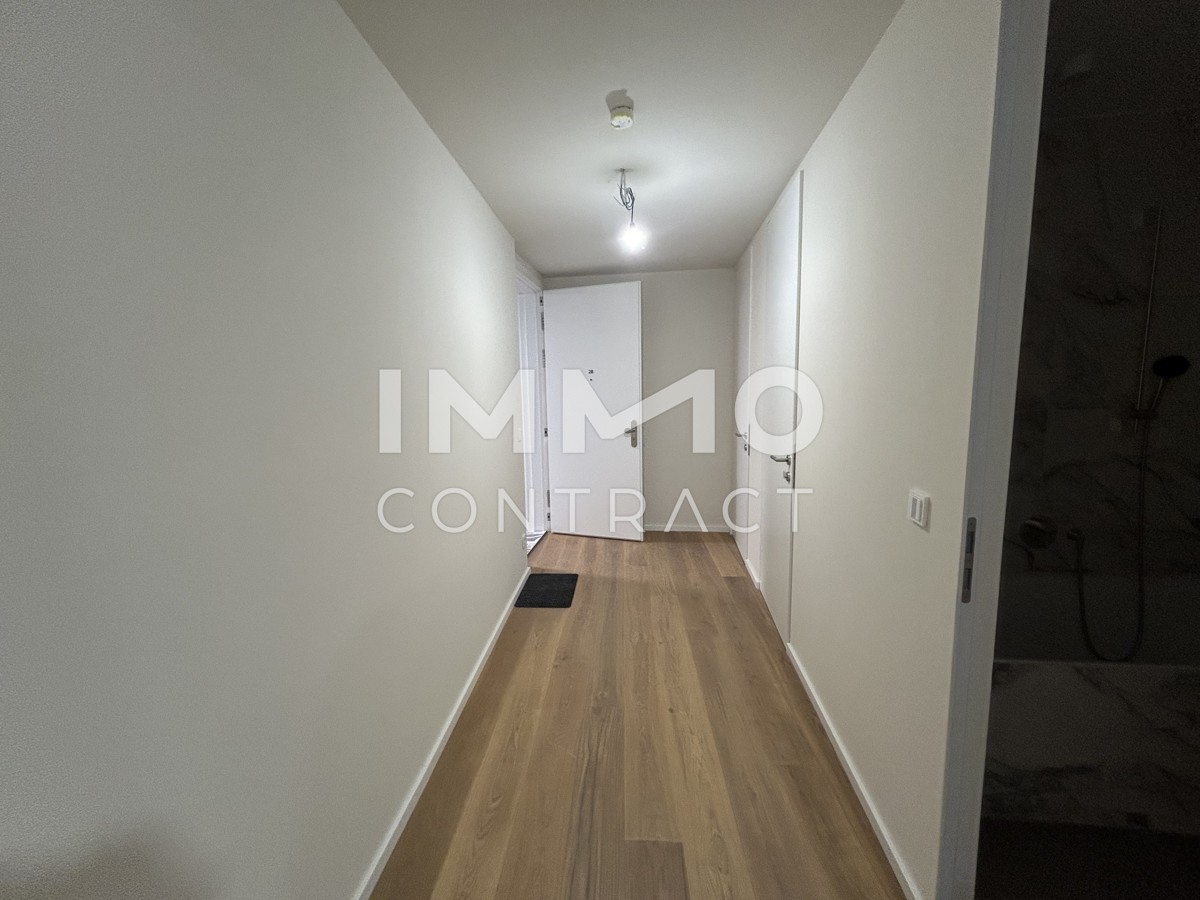 Lichtdurchflutete 2-Zimmer-Dachwohnung mit sonniger Loggia-ERSTBEZUG /  / 1040 Wien / Bild 1