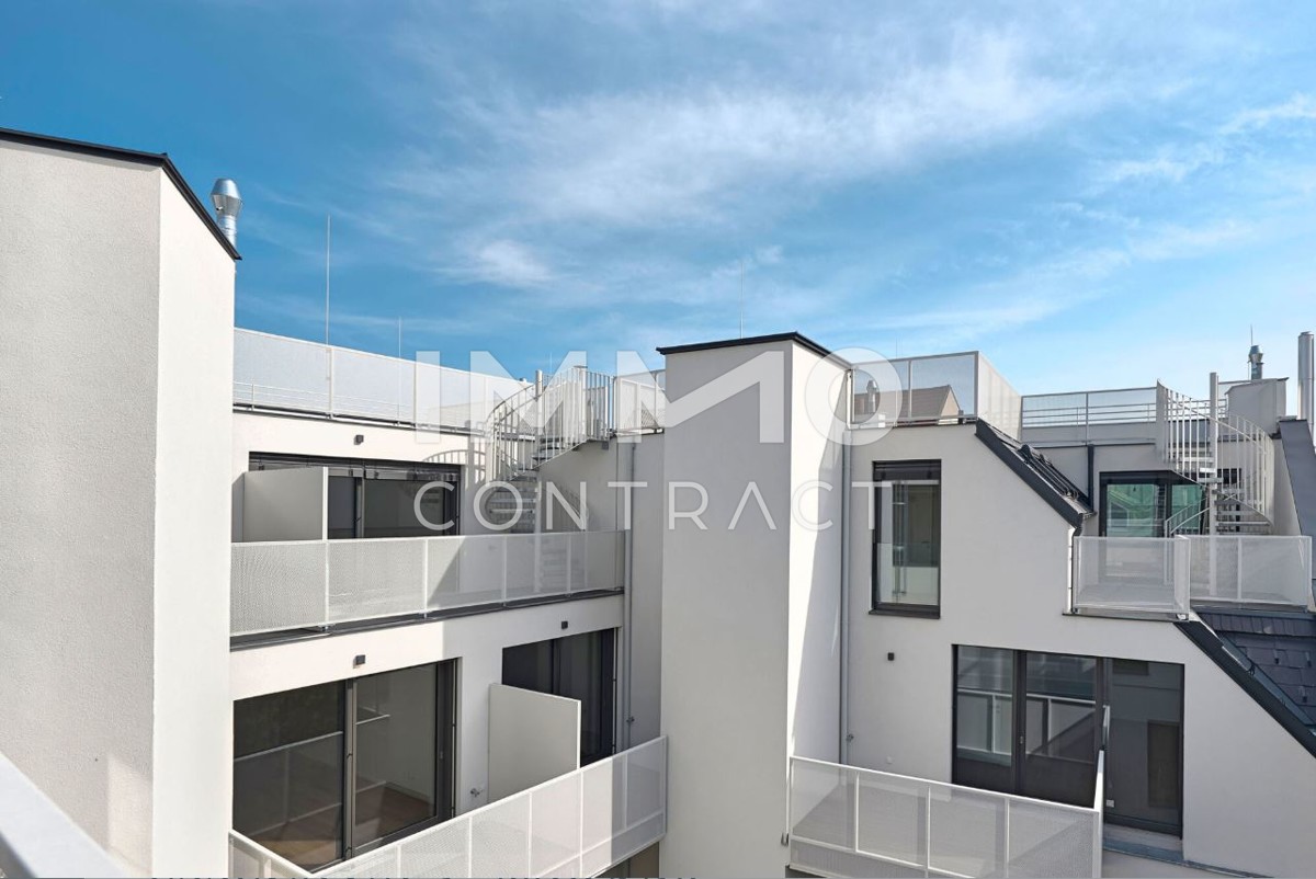 Lichtdurchflutete 2-Zimmer-Dachwohnung mit sonniger Loggia-ERSTBEZUG /  / 1040 Wien / Bild 1