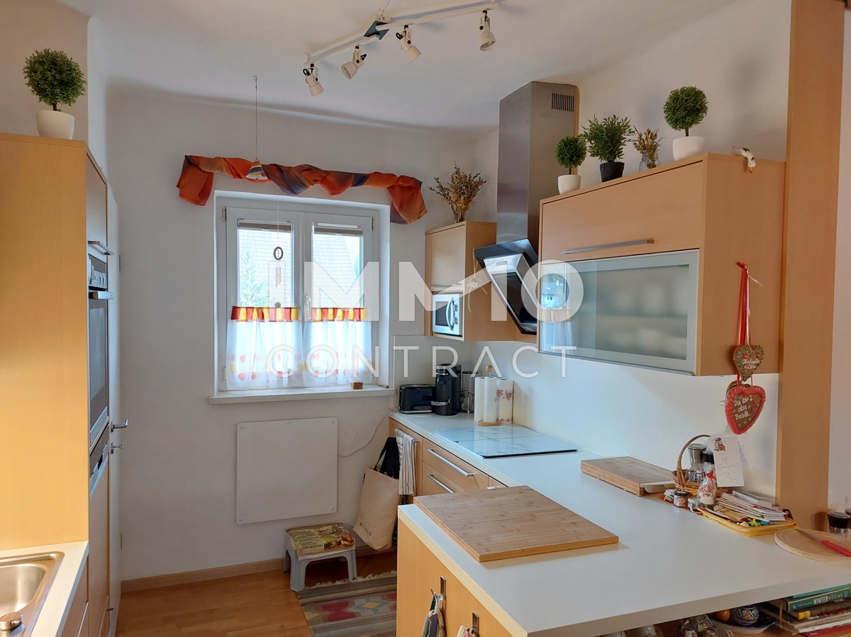 SCHNE GEMTLICHE UND RUHIGE 3-ZIMMER-WOHNUNG IM 2. OG MIT EIGENEM GARTENANTEIL UND PARKPLATZ /  / 8700 Leoben / Bild 2