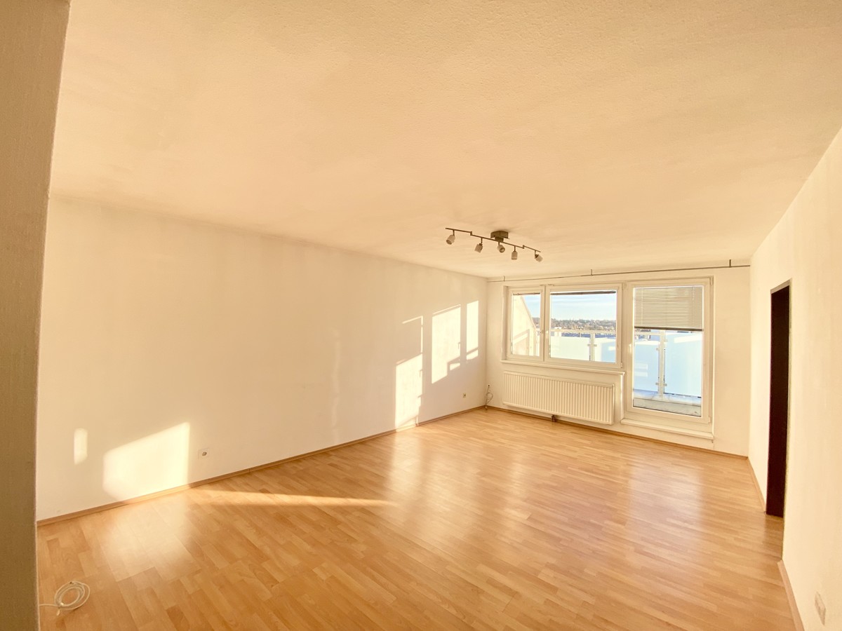 Familienhit! 4 Zimmer Dachgeschowohnung + Terrasse ohne Dachschrgen - 3 Bedroom apartment+ terrace
NEUER PREIS /  / 1140 Wien / Bild 1