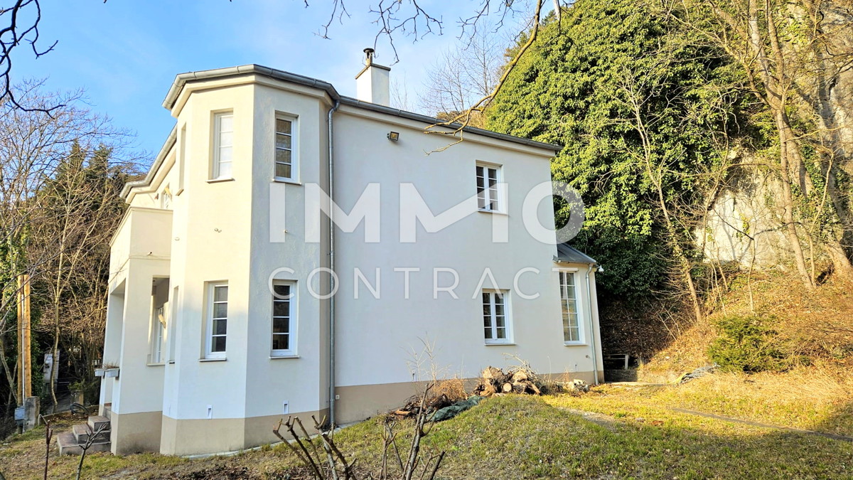 Imposante, historische Villa, generalsaniert auf außergewöhnlichem Grundstück in Baden