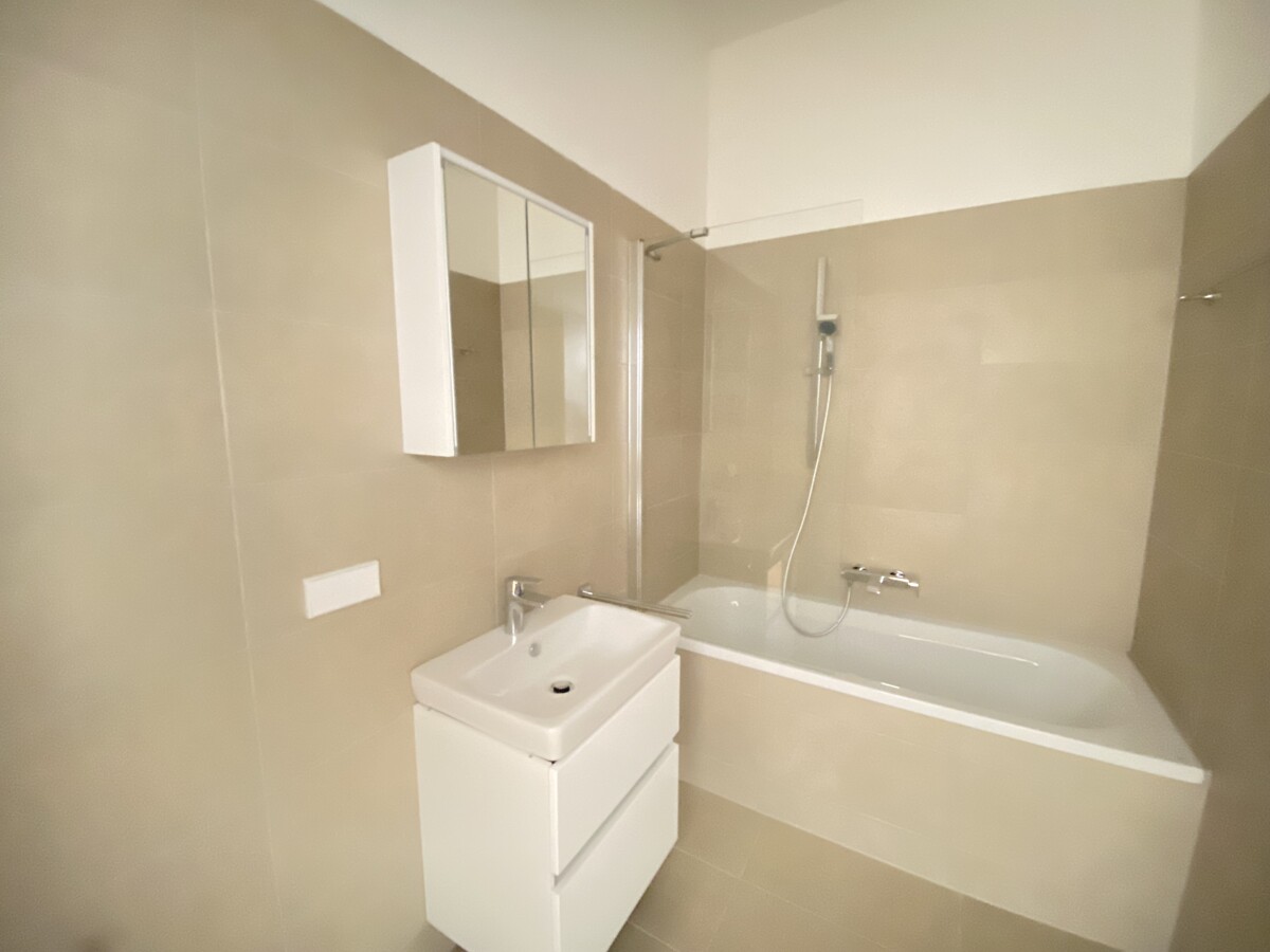 ERSTBEZUG Top Wohnung U3 2 Zimmer + Terrasse - 1 bedroom apartment + terrace U3 = DAS LAURENZ= /  / 1110 Wien / Bild 6
