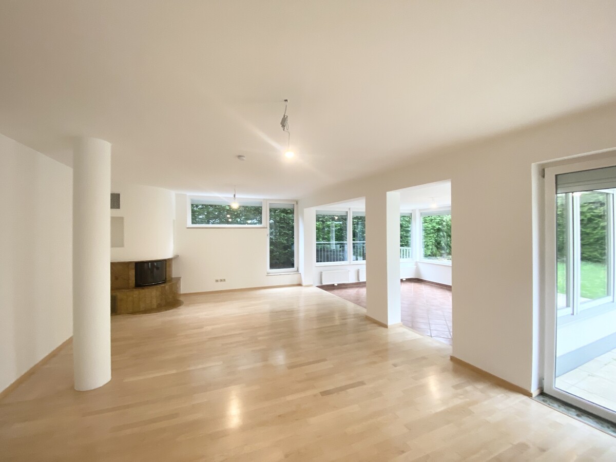 TRAUM GARTEN 5 Zi Wohnung inkl. 1 TG Platz  - 3 Bedroom Garden Apartment  + 1 Parking spot