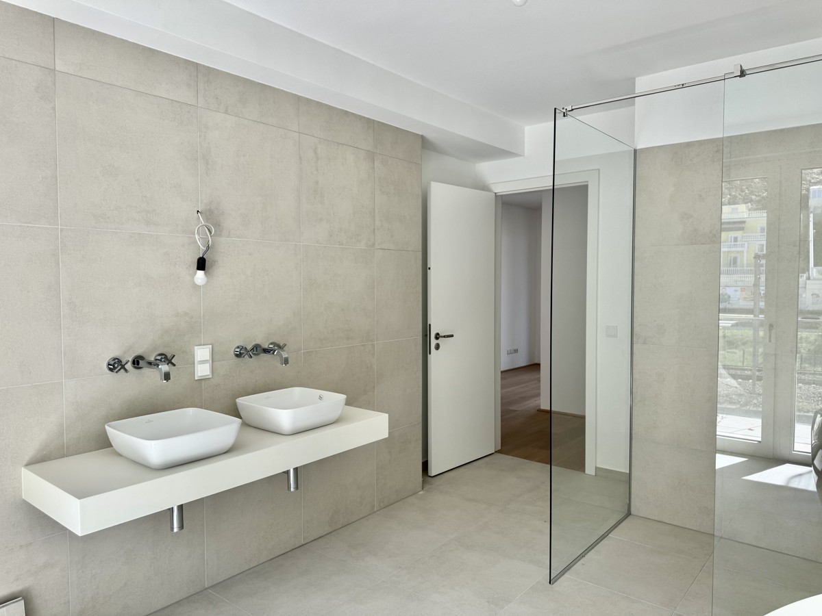 4 Zimmer direkt am Wasser! High Class Living - Concierge, Fitness, Spa-Bereich! /  / 1190 Wien, Dbling / Wien 19., Dbl / Bild 0