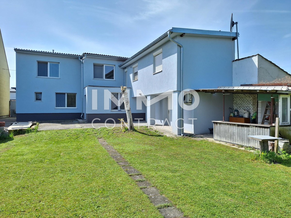 Platz für die ganze Familie;  Einfamilienhaus auf großzügigem Grundstück