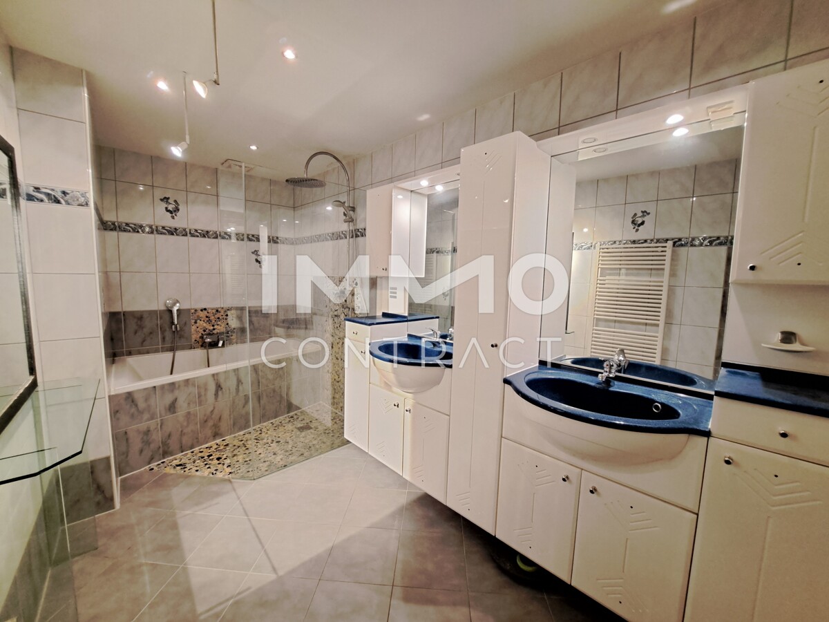 Aus 1 mach 2! Teilbare, groe Dachgescho- Wohnung mit Garten /  / 8020 Graz / Bild 1