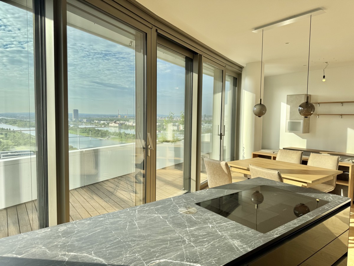 DANUBEFLATS - 45m2 Balkon inkl. Mblierung, Pool und Wellness Bereich - U1 vor der Tre! LUXUS LEBEN AM WASSER /  / 1220 Wien / Bild 5