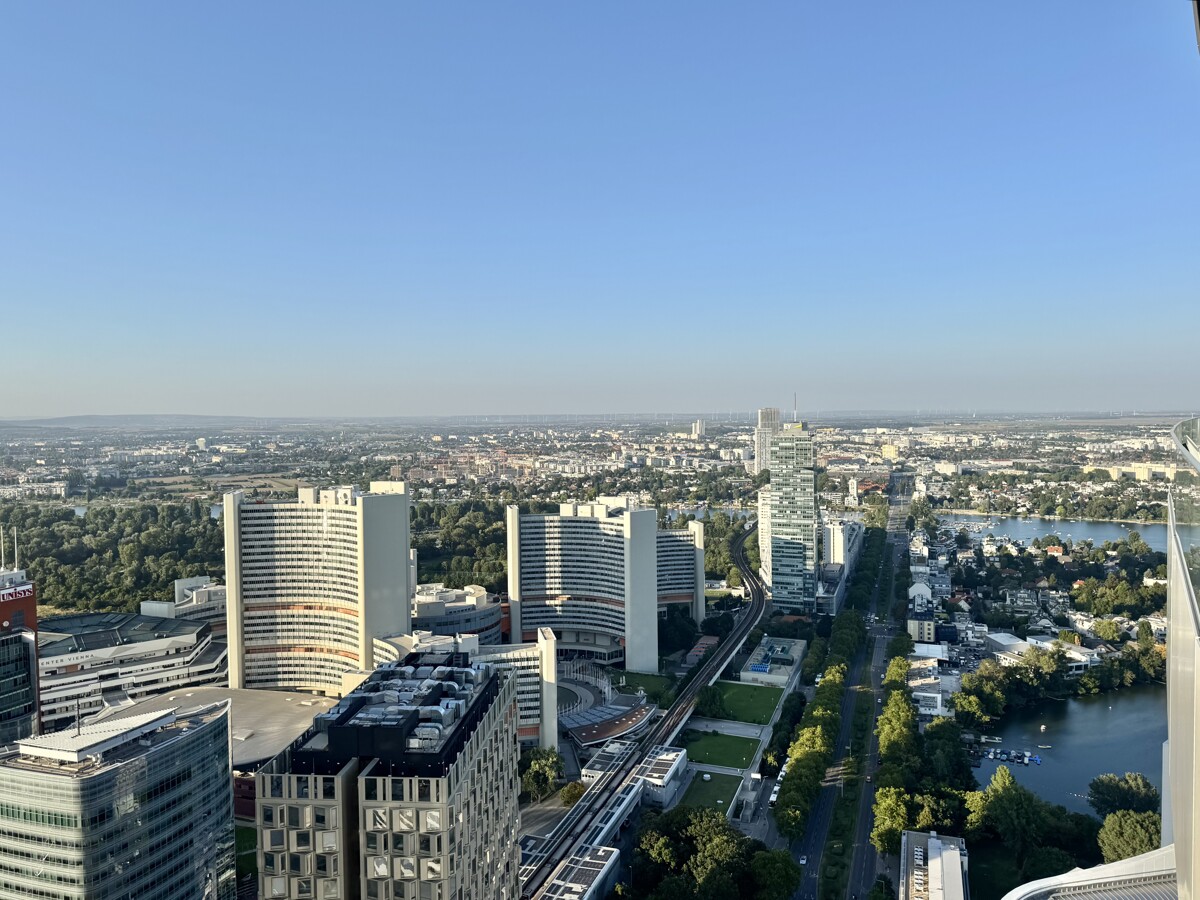 44. Etage: 2 Zimmerwohnung - High in the Sky! - Doorman, Gym, Pool UND den schnsten Ausblick auf Kahlenberg /  / 1220 Wien / Bild 5