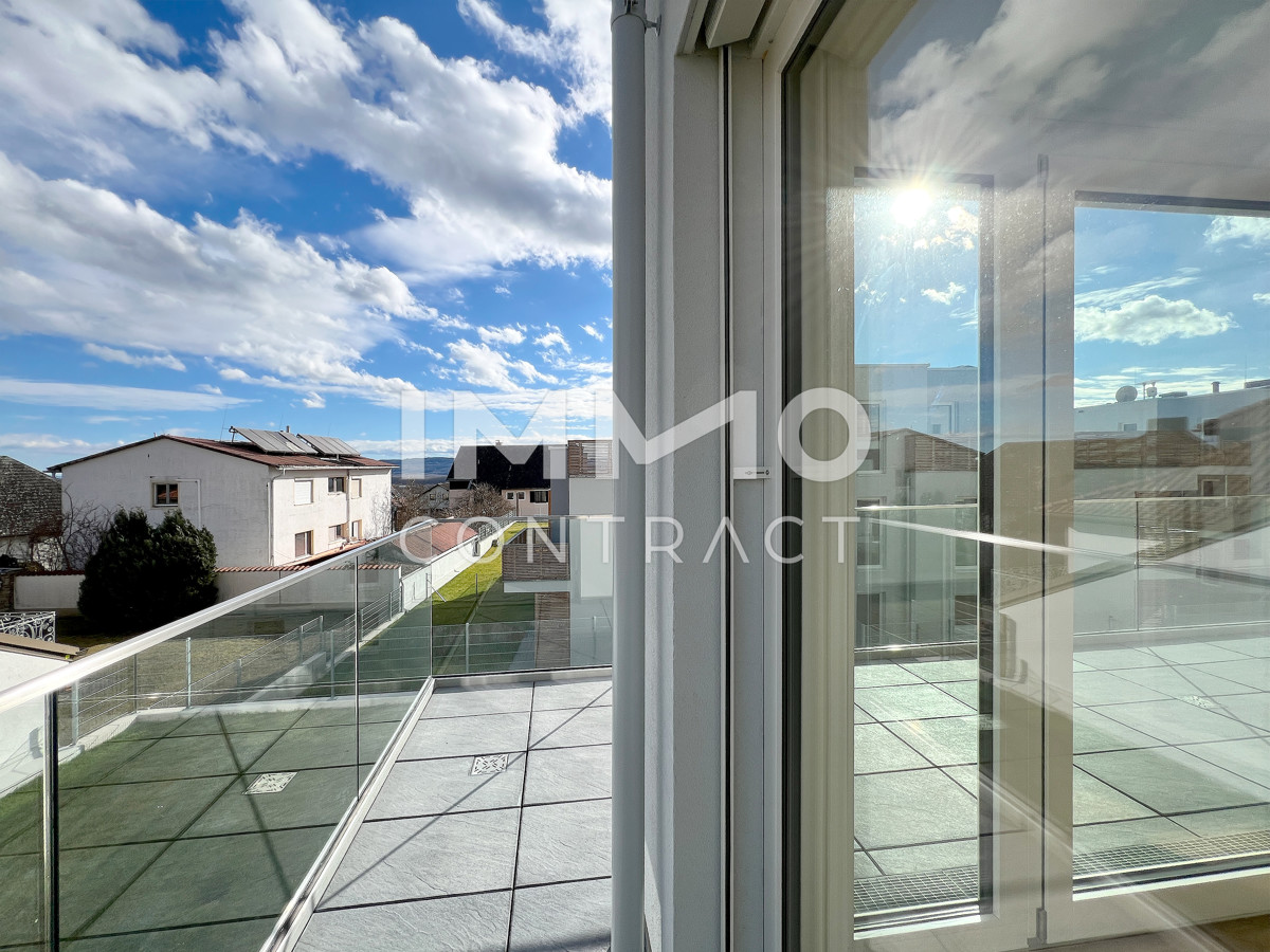 KREMSER WOHNDOMIZIL
3Zi- 80qm - Terrasseneigentum, Lift, Tiefgarage,
in beliebter Grünruhelage