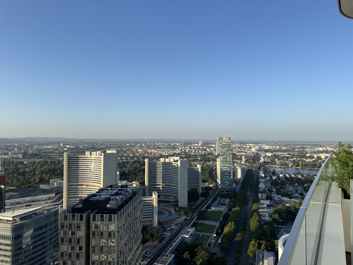 DANUBEFLATS. New - 2 Zimmer Wohnung - 40. Stock inkl. Sonnenuntergang /  / 1220 Wien / Bild 0