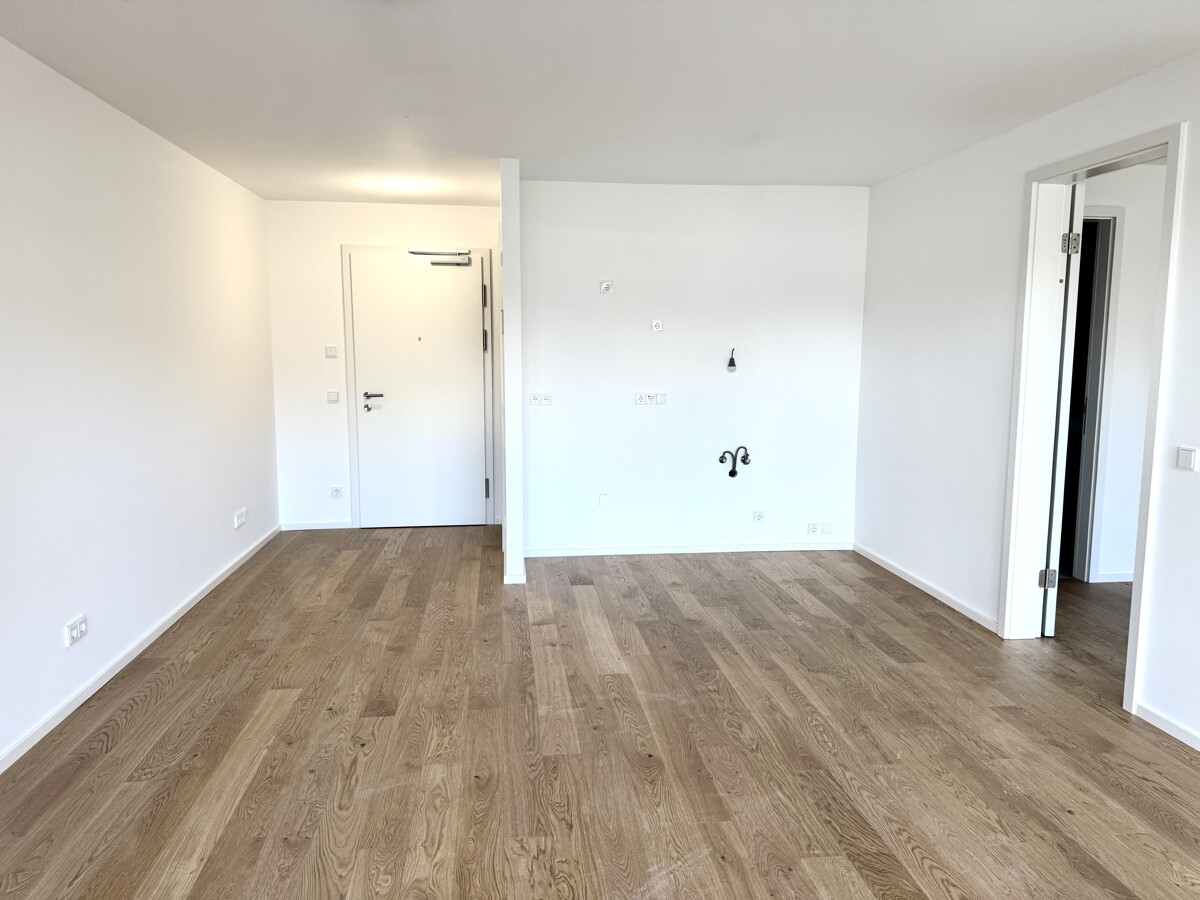 Provisionsfrei: Hauptbahnhof - Zweizimmer-Wohnung im 5. Stock - VON DER SONNE GEKSST /  / 1100 Wien / Bild 1