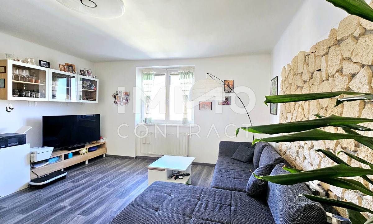 Lichtdurchflutete, groe 3-Zimmer-Wohnung mit Balkon und Garage in attraktiver Lage /  / 2700 Wiener Neustadt / Bild 2