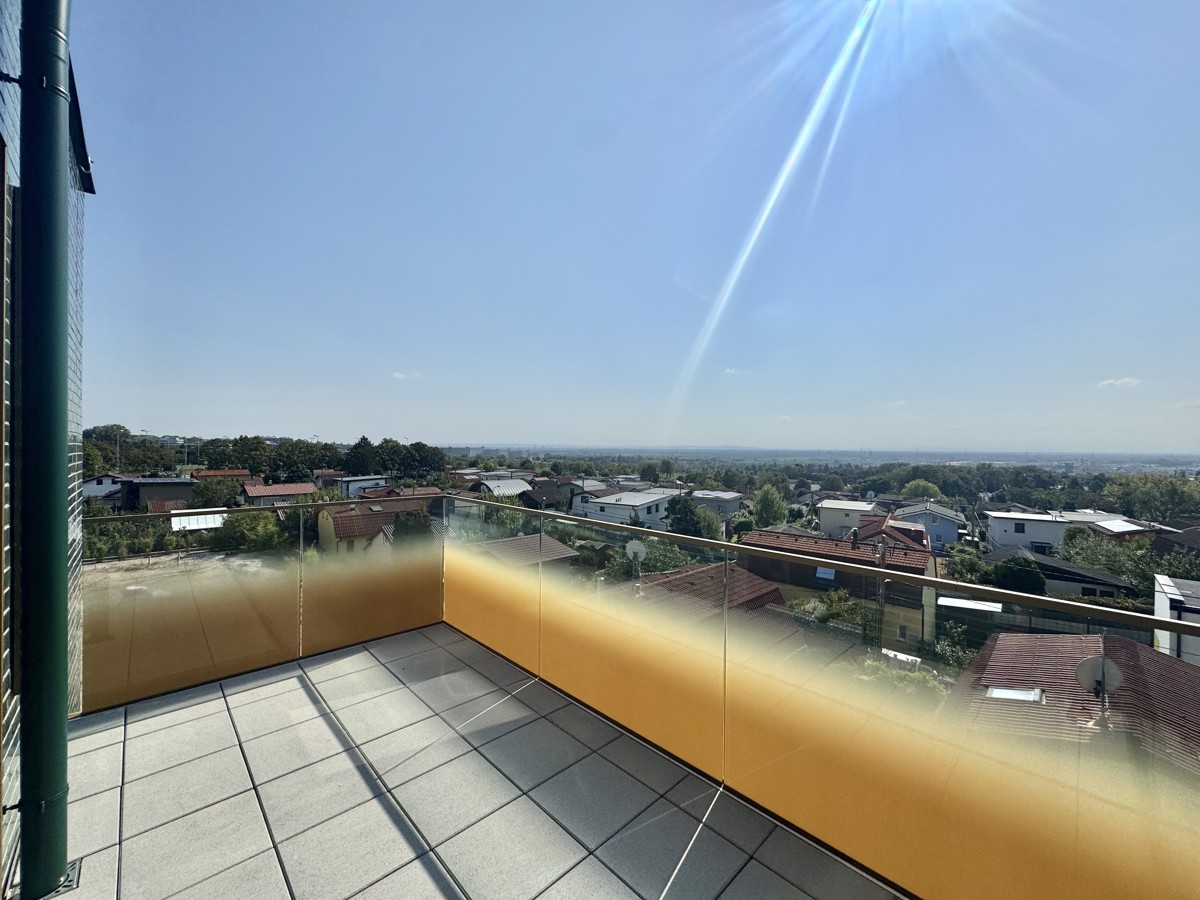 NEU! 3 Zimmer möblierte Wohnung mit traumhaften Ausblick nähe U1