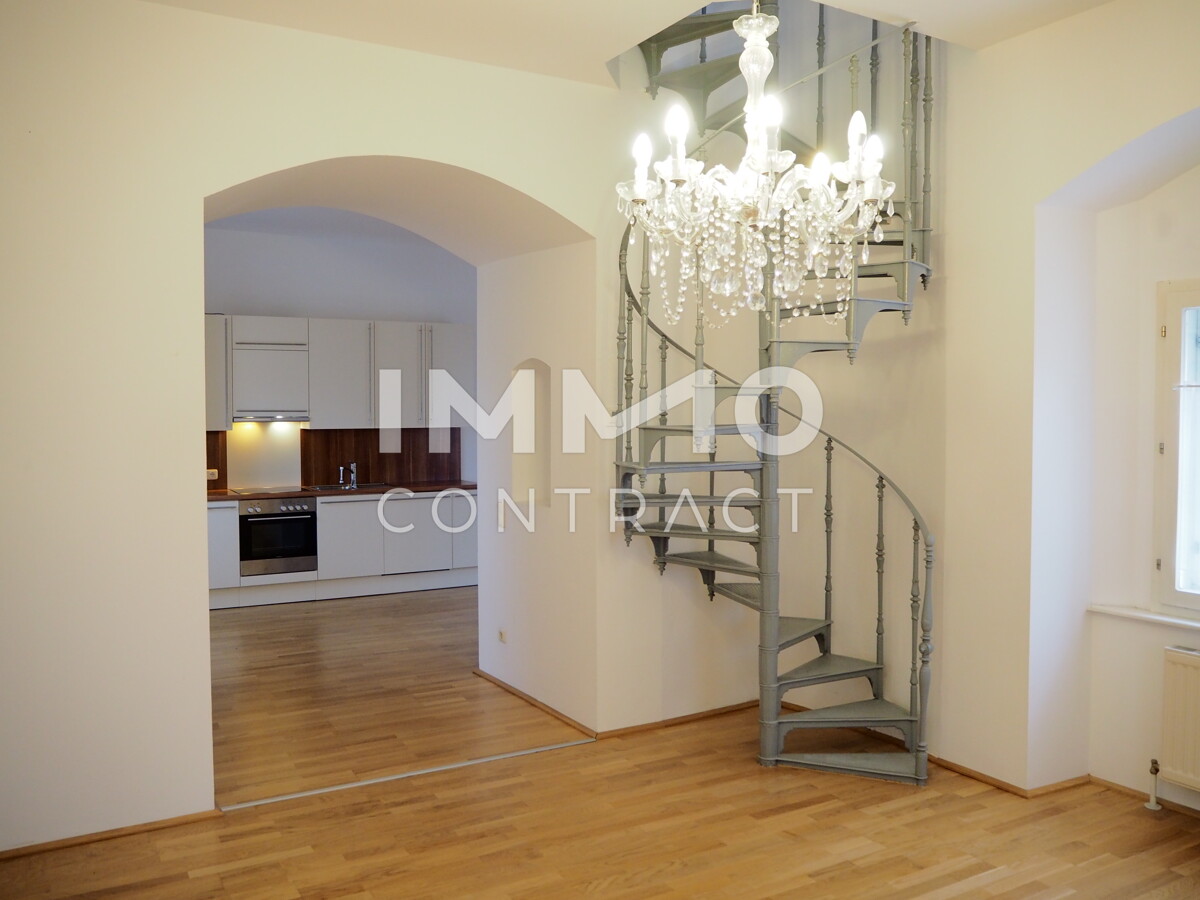 Schlossherr:in gesucht - elegante Schlosswohnung mit Turmzimmer zu verkaufen! /  / 4600 Wels / Bild 1