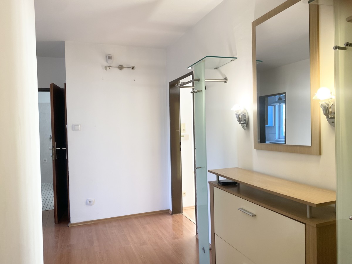 Familienhit! 4 Zimmer Dachgeschowohnung + Terrasse ohne Dachschrgen - 3 Bedroom apartment+ terrace
NEUER PREIS /  / 1140 Wien / Bild 12