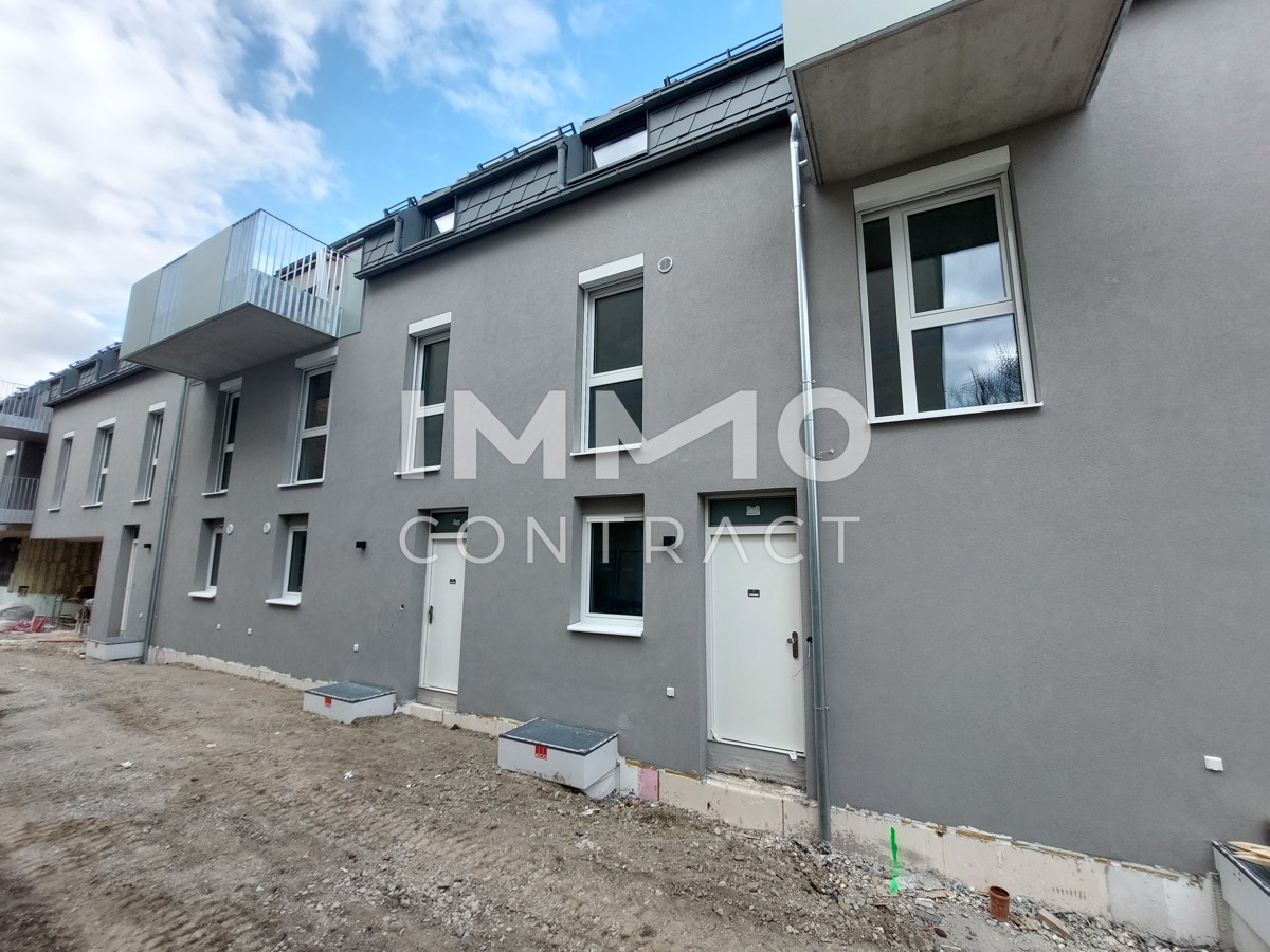 ERSTBEZUG Maissonette-Wohnung
große Terrasse und Balkon