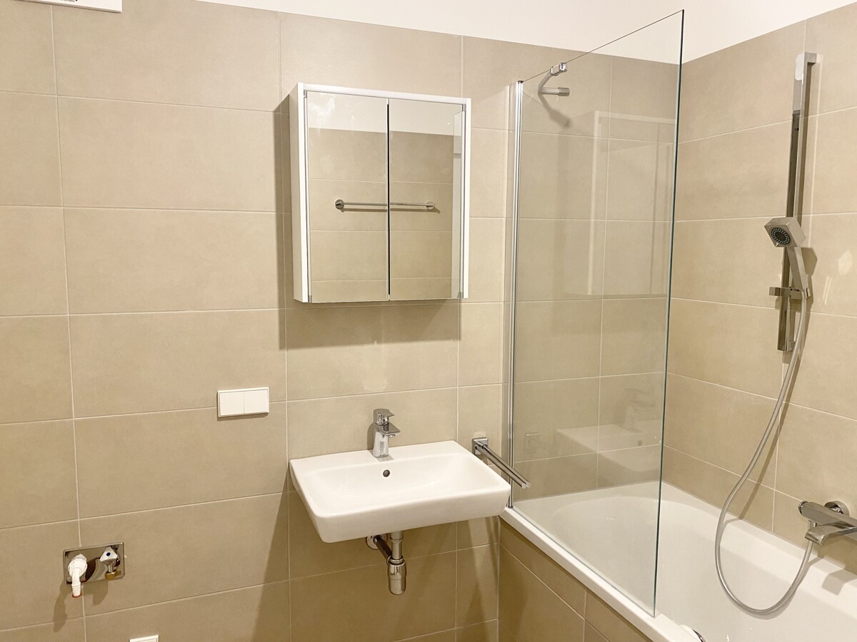ERSTBEZUG Top Wohnung U3 2 Zimmer + Loggia - 1 bedroom apartment + loggia U3 /  / 1110 Wien / Bild 8