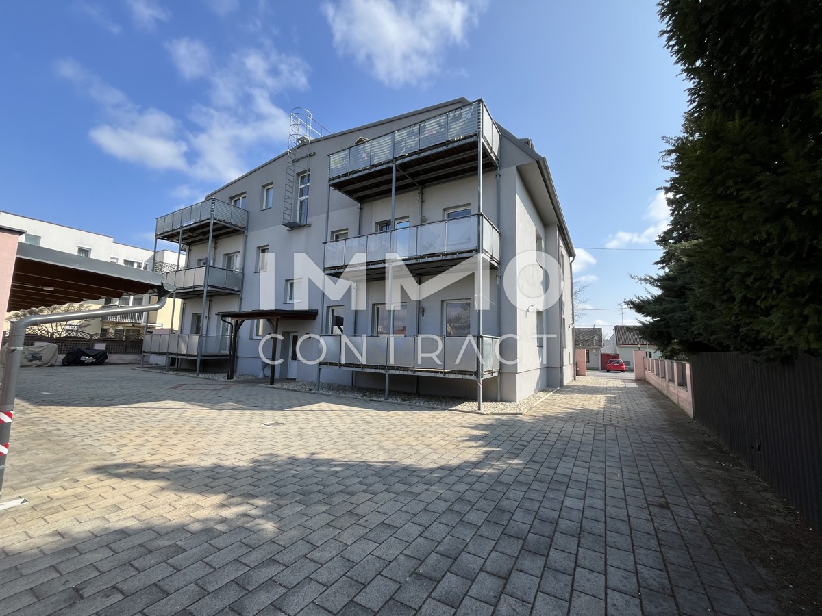 Miethaus mit 9 Wohnungen, Gemeinschaftsgarten und Carports /  / 2273 Hohenau an der March / Bild 2