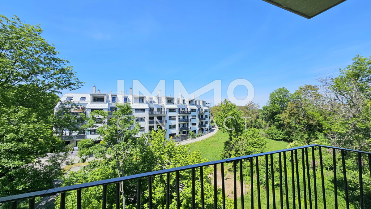 Provisionsfrei: Dachgeschowohnung mit 2 Zimmern, Grnblick und Ruhelage /  / 2700 Wiener Neustadt / Bild 1
