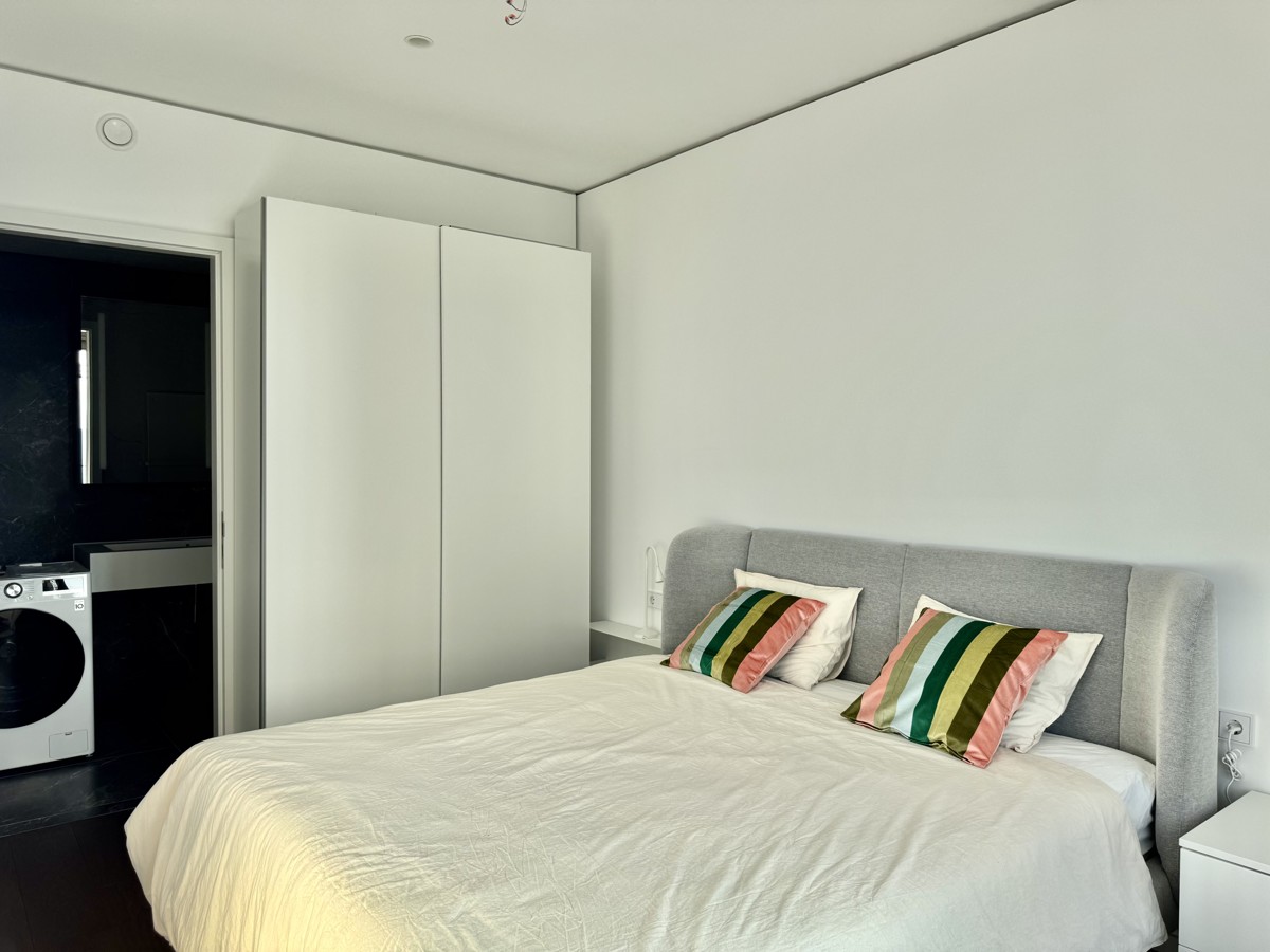 NEU! 42. Etage! Mbliert - Doorman, Gym, Pool UND den schnsten Ausblick auf Kahlenberg /  / 1220 Wien / Bild 8