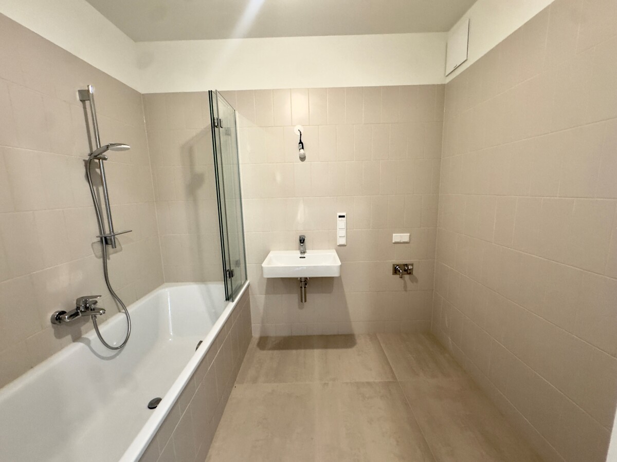 Top Erstbezug 3 Zimmer Wohnung fertig zum Einziehen: PROVISIONSFREI Gerasdorfer Strae /  / 1210 Wien / Bild 8