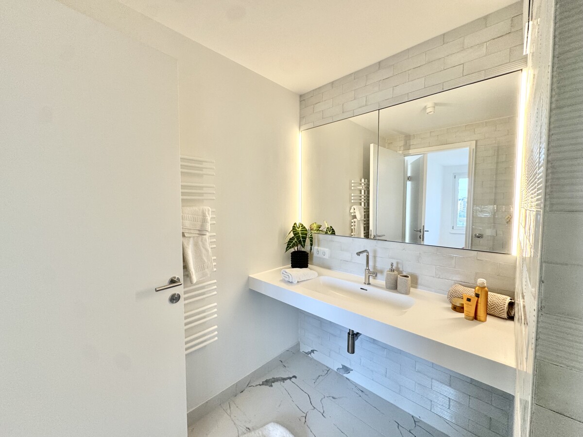 Provisionsfrei: 7. Stock - Laxenburger Strae/Hauptbahnhof - groe Zweizimmer-Wohnung /  / 1100 Wien / Bild 3