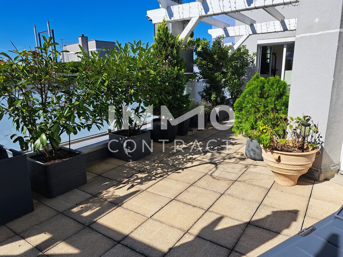 AUERGEWHNLICHE DACHGESCHOSSWOHNUNG mit XL- Terrasse und XL Garagenplatz- Topzustand- Top Preis in 1130 Wien ! /  / 1130 Wien / Bild 2