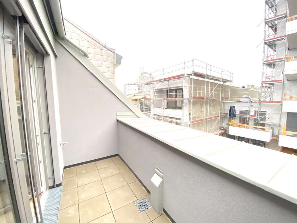 ERSTBEZUG - Sonnige 3 Zimmerwohnung mit Dachterrasse - 2 bedroom Apartment with terrace /  / 1110 Wien / Bild 7