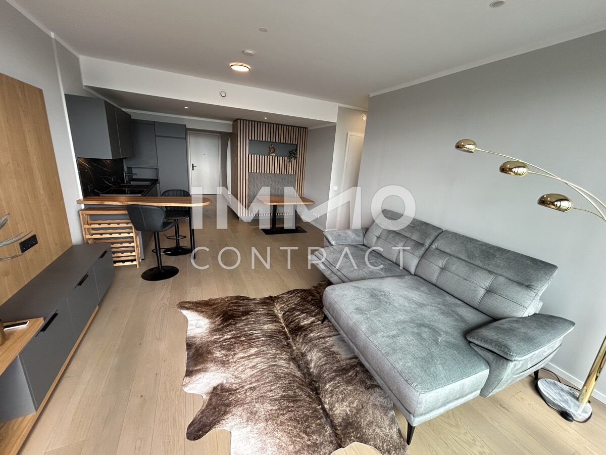 Mbliertes Apartment im 42. Stock mit Weitblick auf die Donau! Pool, Spa und Fitness inklusive! /  / 1220 Wien / Bild 3