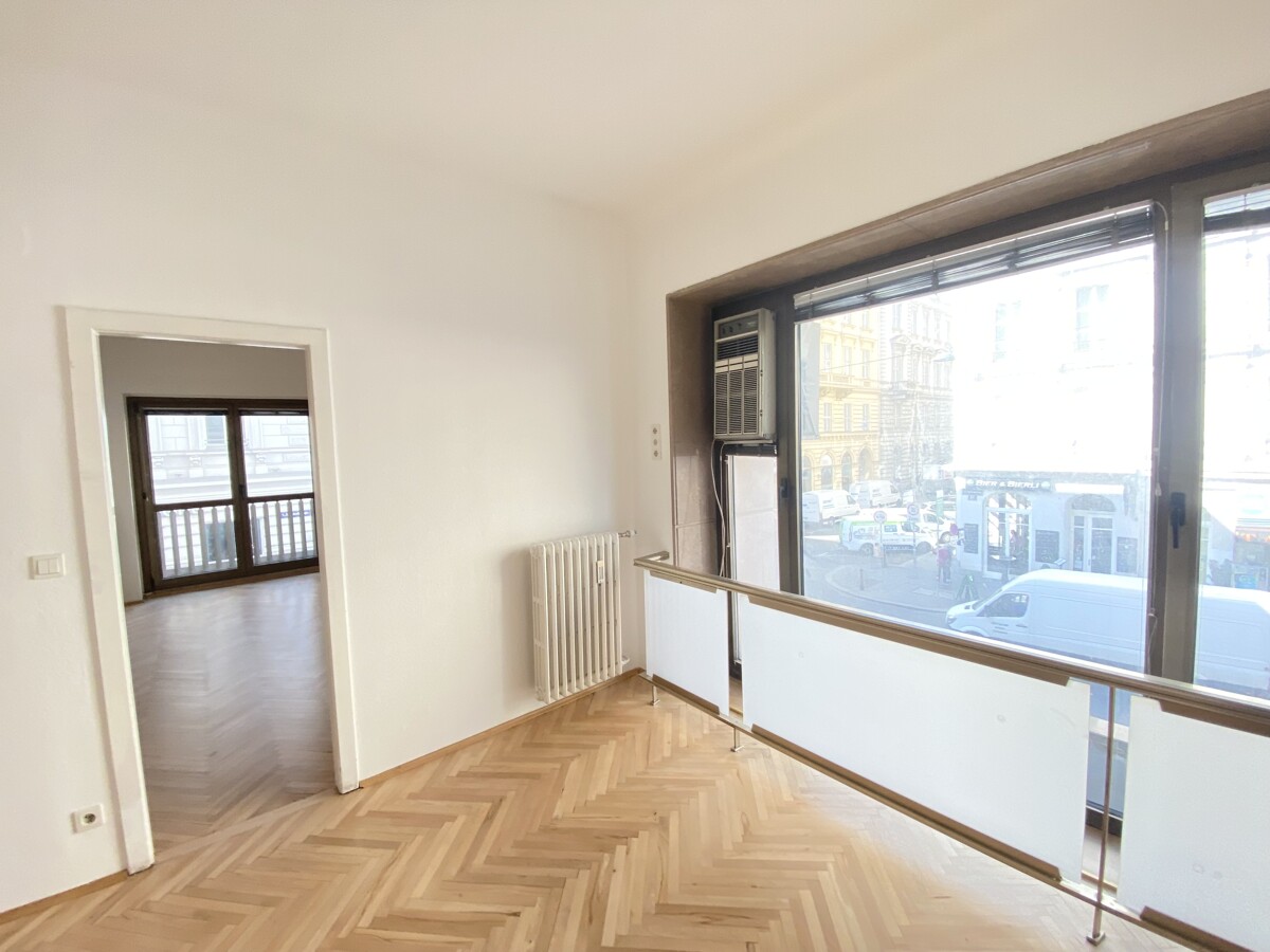 OPERNRINGHOF 3 Zimmer Wohnung/Büro  I 2 Bedroom Apartment opposite Opera