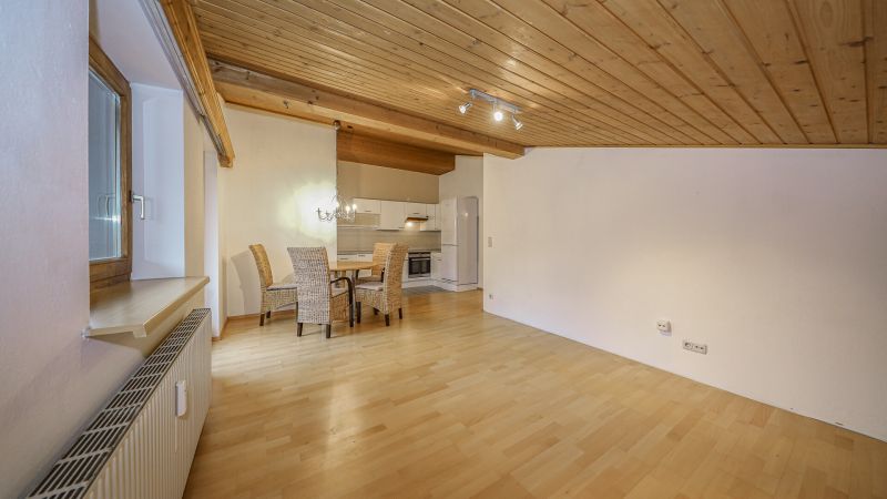 Dachgeschosswohnung mit schönem Bergblick / / 6370 Kitzbühel / Bild 3