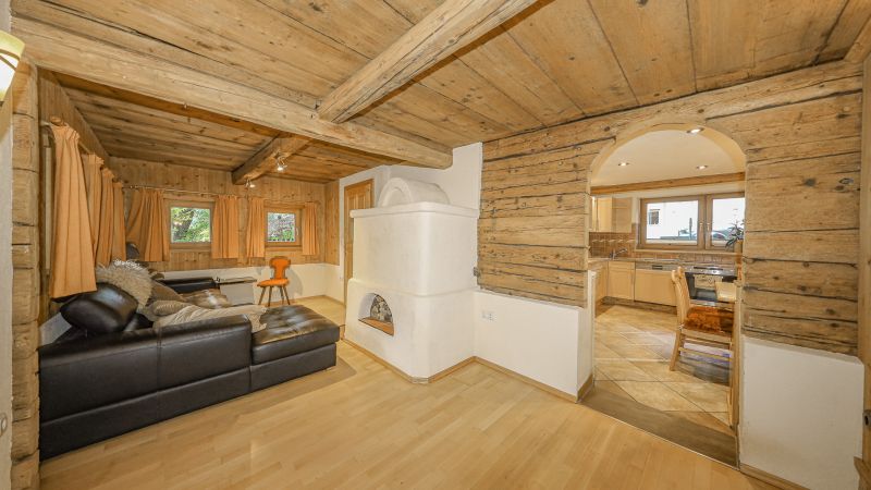 Tirolerhaus mit ber 3.800 m Grund in idyllischer Ruhelage /  / 6373 Jochberg / Bild 1