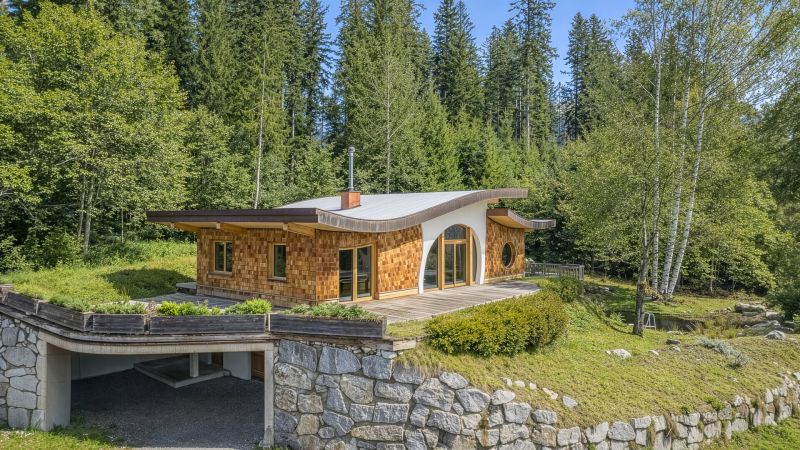 Einzigartiges Anwesen in Toplage mit Blick auf den Schwarzsee