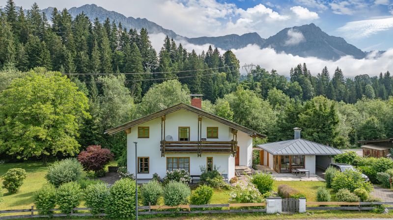 Tiroler Landhaus - Ein Anwesen f�r Generationen /  / 6306&nbsp;S�ll / Bild 1
