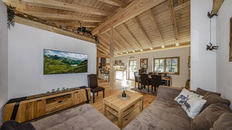 Exklusive Dachgeschosswohnung in idyllischer Lage / / 6372 Oberndorf in Tirol / Bild 1