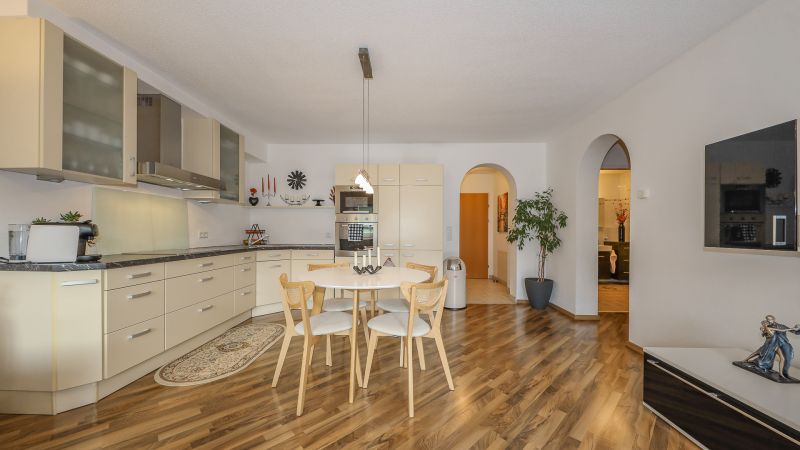 Gepflegte 2-Zimmerwohnung mit Tiefgarage in sehr guter Lage /  / 6170 Zirl / Bild 3