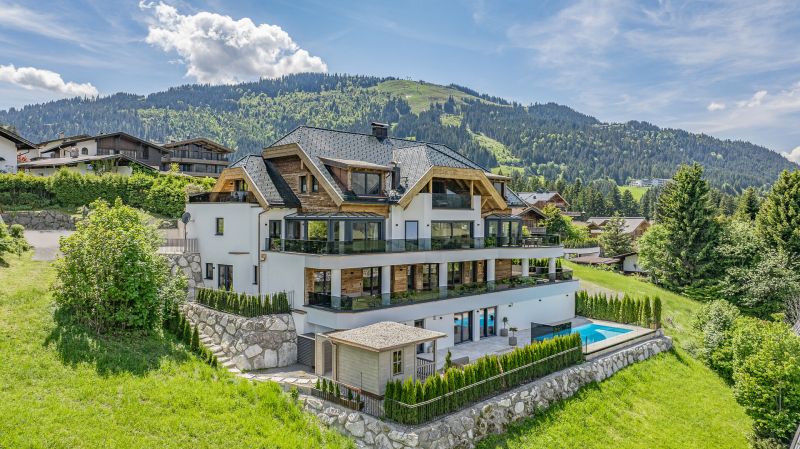 Luxusvilla in Top-Ruhelage mit unverbaubarem Kaiserblick
