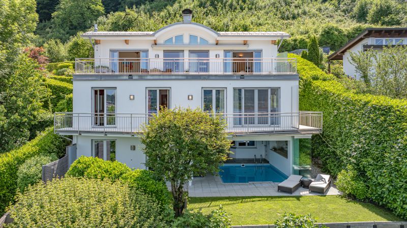 Exklusive Villa mit Pool am See /  / 4810&nbsp;Gmunden / Bild 1
