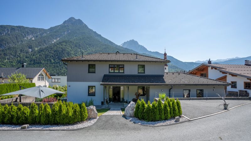 Attraktives Haus mit groem Grundstck unmittelbar am See /  / 6393 St. Ulrich am Pillersee / Bild 1