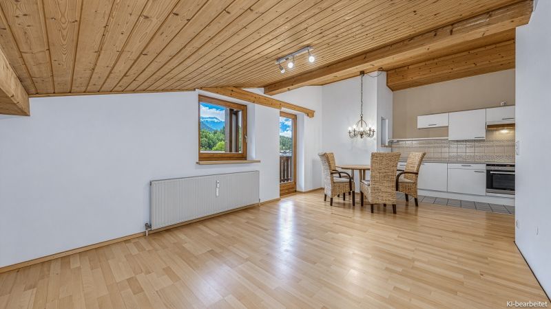 Dachgeschosswohnung mit schönem Bergblick / / 6370 Kitzbühel / Bild 3