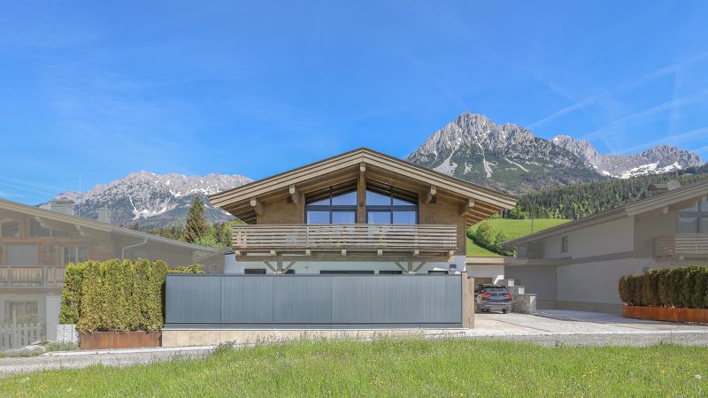 Exklusives Chalet mit Pool unmittelbar am Golfplatz /  / 6352 Ellmau / Bild 1